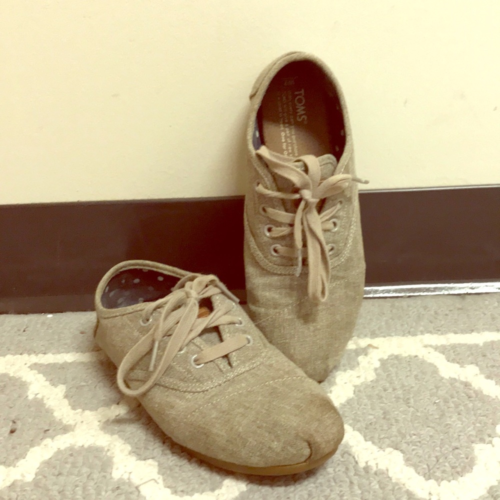 Toms laced slip ons
